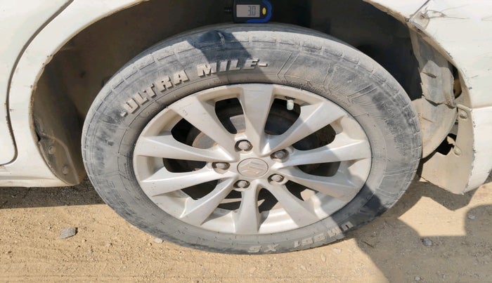 2013 Maruti Ertiga ZDI, Diesel, Manual, 1,43,687 km, tyre