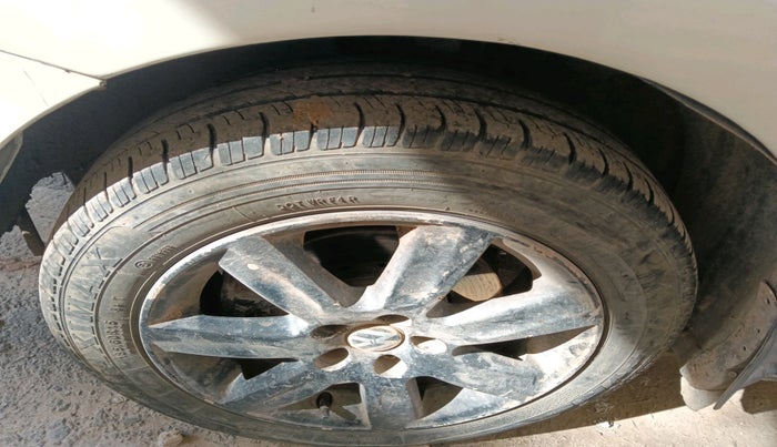 2011 Volkswagen Polo HIGHLINE DIESEL, Diesel, Manual, 1,30,000 km, tyre