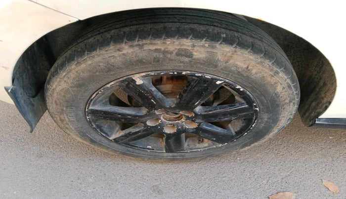 2011 Volkswagen Polo HIGHLINE DIESEL, Diesel, Manual, 1,30,000 km, tyre