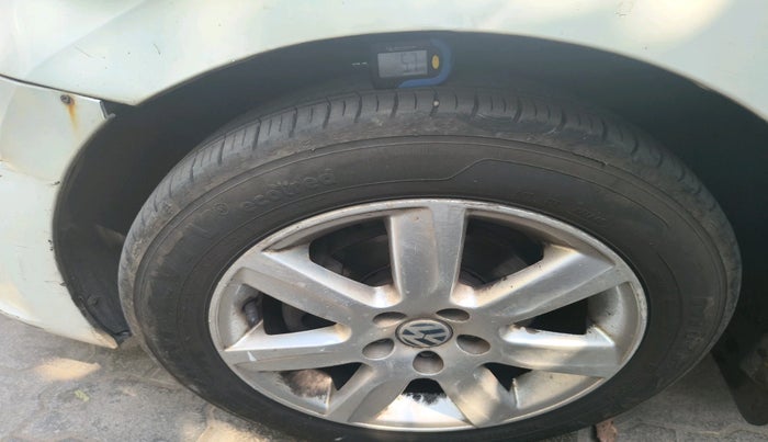 2011 Volkswagen Vento TRENDLINE DIESEL 1.6, Diesel, Manual, 1,71,602 km, tyre