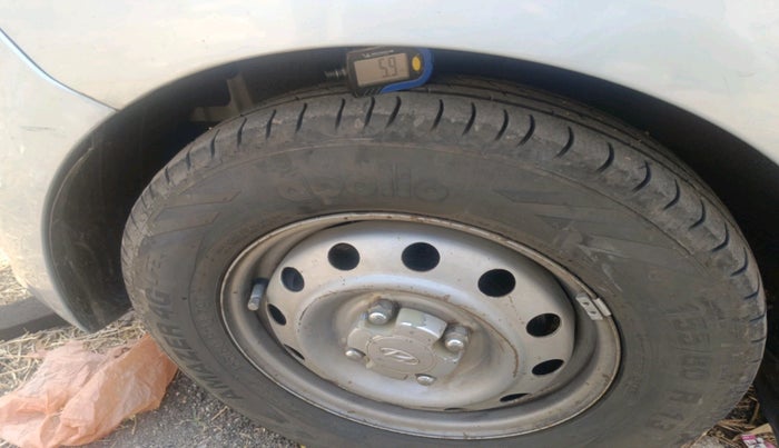 2011 Hyundai i10 ERA 1.1, Petrol, Manual, 1,05,428 km, tyre