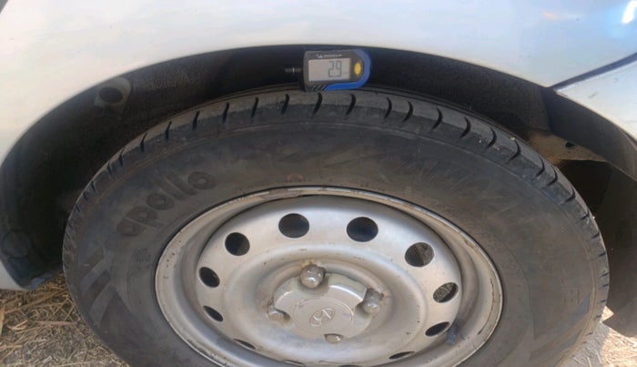 2011 Hyundai i10 ERA 1.1, Petrol, Manual, 1,05,428 km, tyre