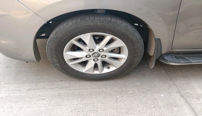 2019 Toyota Innova Crysta 2.4 VX 7 STR, Diesel, Manual, 1,23,052 km, tyre