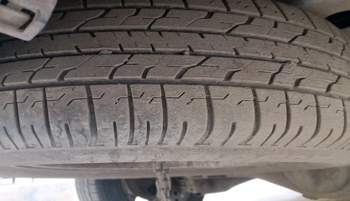 2019 Toyota Innova Crysta 2.4 VX 7 STR, Diesel, Manual, 1,23,052 km, tyre