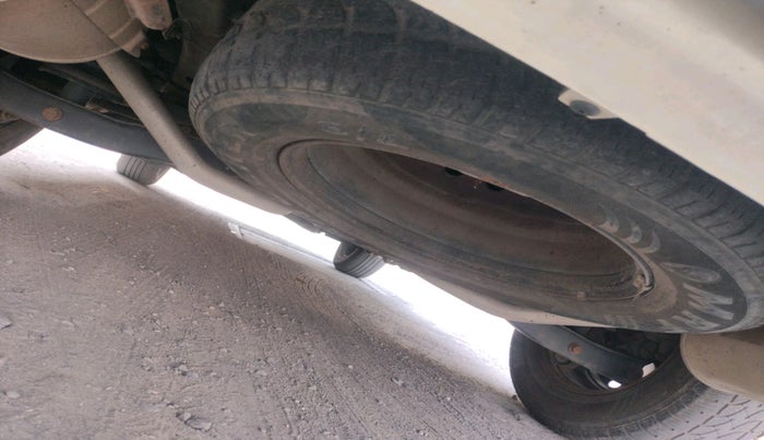 2015 Mahindra XUV500 W4, Diesel, Manual, 1,82,129 km, tyre