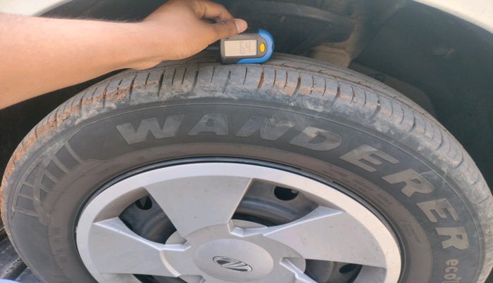 2015 Mahindra XUV500 W4, Diesel, Manual, 1,82,129 km, tyre