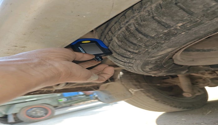 2012 Toyota Innova GX 2.5 8 STR, Diesel, Manual, 1,35,847 km, tyre