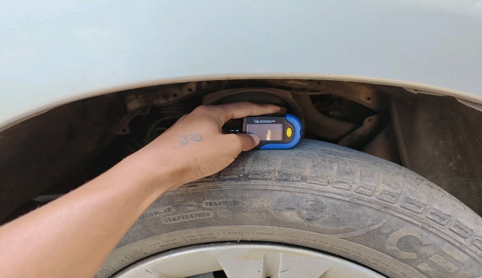 2012 Toyota Innova GX 2.5 8 STR, Diesel, Manual, 1,35,847 km, tyre