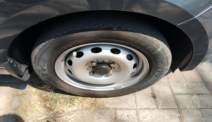 2024 Tata Tiago XE CNG, CNG, Manual, 31,684 km, tyre