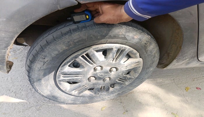 2014 Hyundai i10 SPORTZ 1.1, Petrol, Manual, 1,52,001 km, tyre