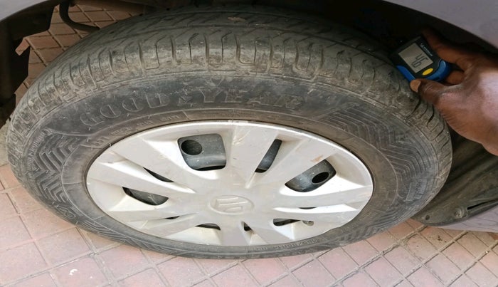 2014 Maruti Swift Dzire VXI, Petrol, Manual, 86,808 km, tyre