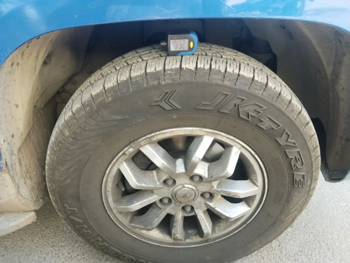 2016 Mahindra TUV300 T8, Diesel, Manual, 64,869 km, tyre