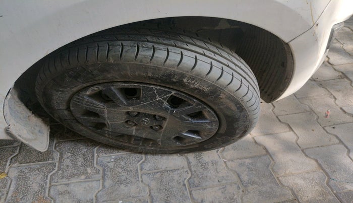 2013 Hyundai i20 MAGNA (O) 1.2, Petrol, Manual, 61,840 km, tyre