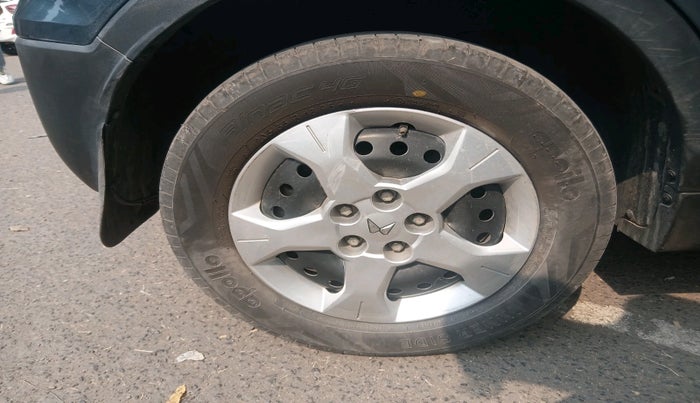 2023 Mahindra XUV300 W6 1.5 Diesel, Diesel, Manual, 37,287 km, tyre