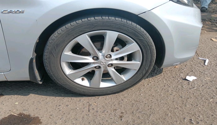 2012 Hyundai Verna FLUIDIC 1.6 CRDI SX, Diesel, Manual, 1,31,048 km, tyre