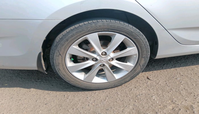 2012 Hyundai Verna FLUIDIC 1.6 CRDI SX, Diesel, Manual, 1,31,048 km, tyre