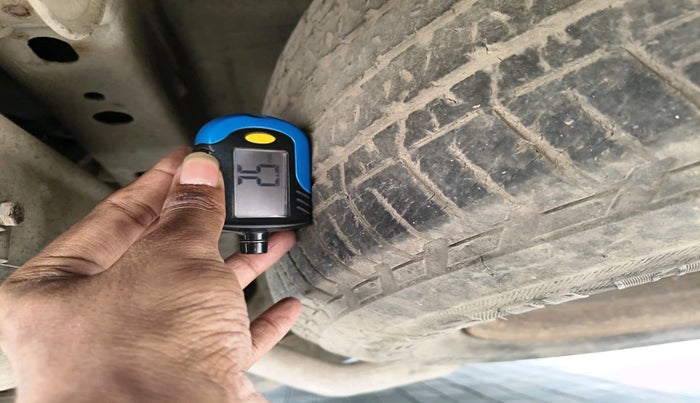 2016 Mahindra XUV500 W6, Diesel, Manual, 1,52,480 km, tyre