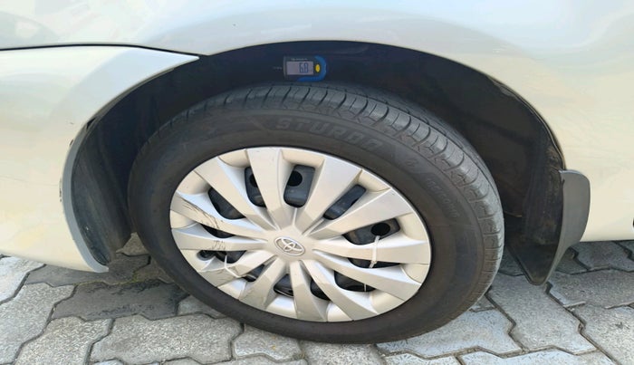 2013 Toyota Etios G, Petrol, Manual, 32,204 km, tyre