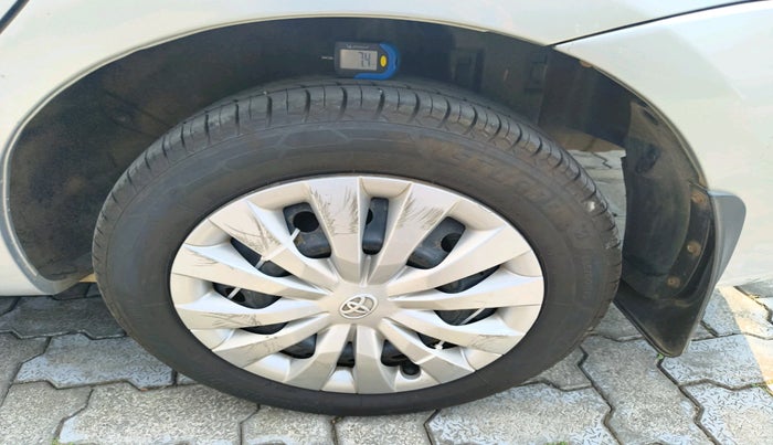 2013 Toyota Etios G, Petrol, Manual, 32,204 km, tyre