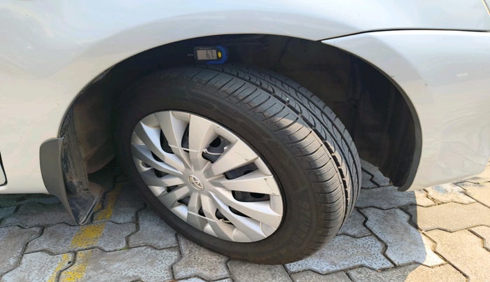 2013 Toyota Etios G, Petrol, Manual, 32,204 km, tyre