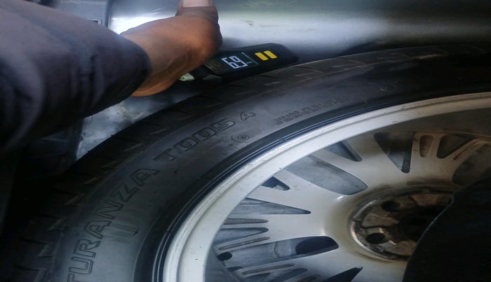 2019 Toyota Camry HYBRID, Hybrid, Automatic, 82,832 km, tyre