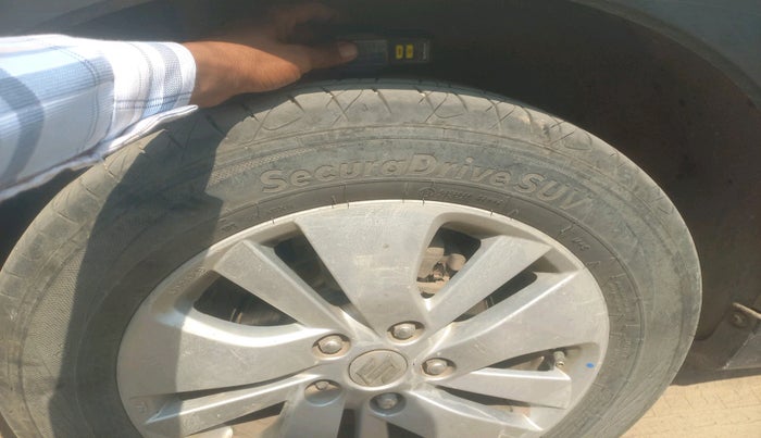 2015 Maruti S Cross ALPHA 1.6, Diesel, Manual, 1,66,375 km, tyre