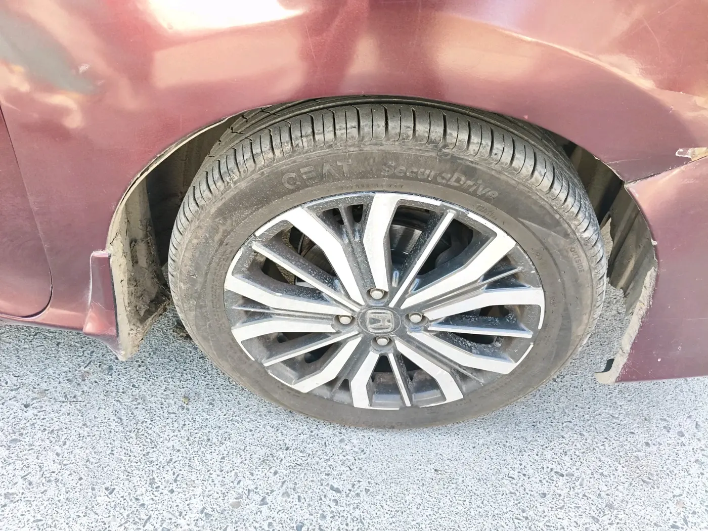 2017 Honda City 1.5L I-DTEC ZX, Diesel, Manual, 1,60,000 km, tyre