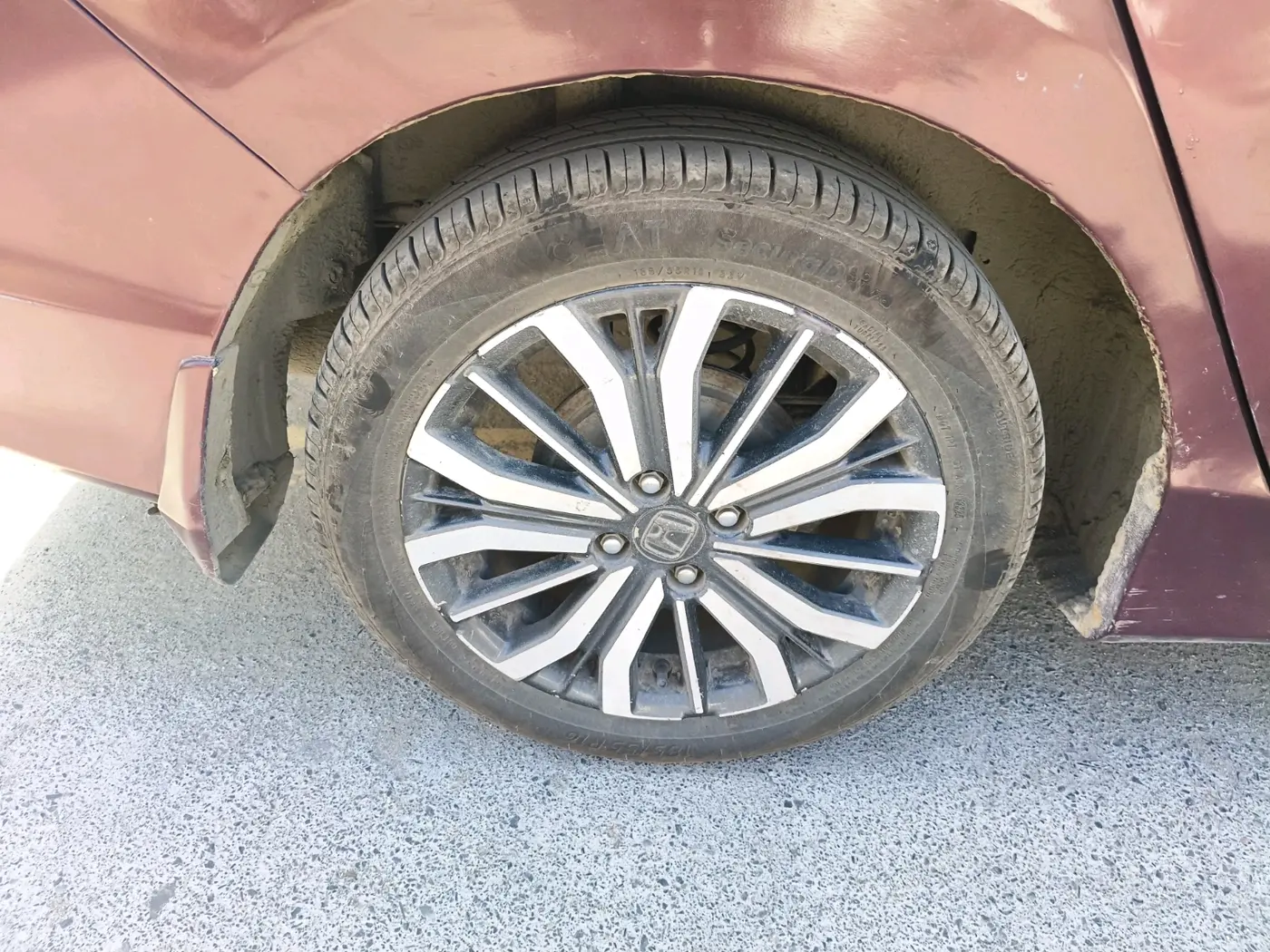 2017 Honda City 1.5L I-DTEC ZX, Diesel, Manual, 1,60,000 km, tyre