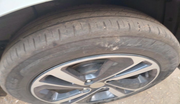 2025 Tata ALTROZ XZ PLUS O SUNROOF CNG, CNG, Manual, 24,134 km, tyre