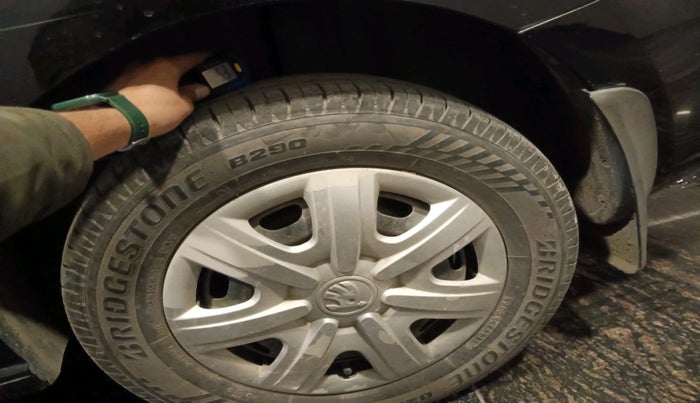 2013 Skoda Rapid AMBITION 1.6 MPI MT PLUS, Petrol, Manual, 60,293 km, tyre