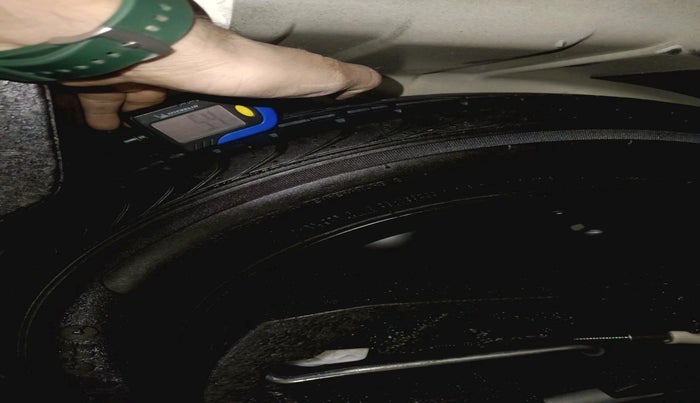 2013 Skoda Rapid AMBITION 1.6 MPI MT PLUS, Petrol, Manual, 60,293 km, tyre