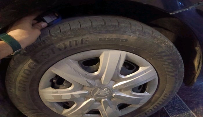 2013 Skoda Rapid AMBITION 1.6 MPI MT PLUS, Petrol, Manual, 60,293 km, tyre