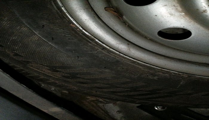 2012 Maruti Wagon R 1.0 LXI CNG, CNG, Manual, 98,405 km, tyre