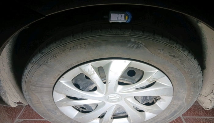 2019 Maruti Swift VXI AMT, Petrol, Automatic, 91,387 km, tyre