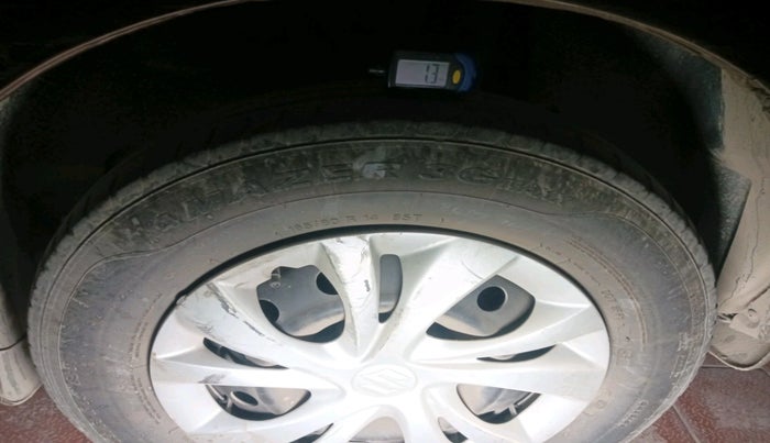 2019 Maruti Swift VXI AMT, Petrol, Automatic, 91,387 km, tyre