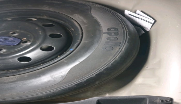 2019 Maruti Swift VXI AMT, Petrol, Automatic, 91,387 km, tyre