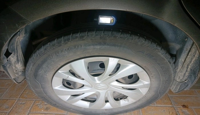 2019 Maruti Swift VXI AMT, Petrol, Automatic, 91,387 km, tyre