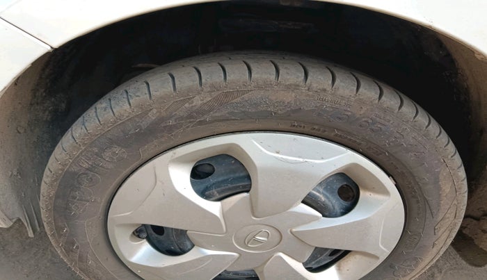 2017 Tata TIGOR XM PETROL, Petrol, Manual, 81,985 km, tyre