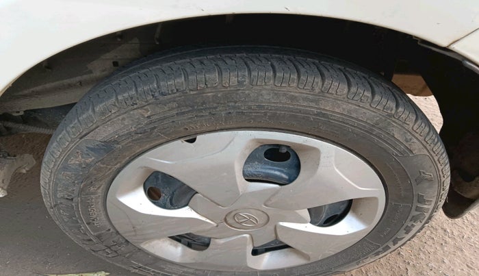 2017 Tata TIGOR XM PETROL, Petrol, Manual, 81,985 km, tyre