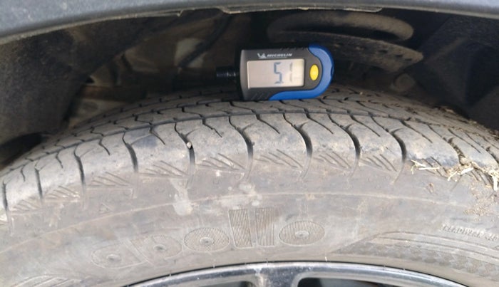 2025 Mahindra XUV 3XO REVX A 1.2 Petrol MT, Petrol, Manual, 13,075 km, tyre