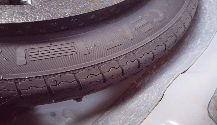 2025 Mahindra XUV 3XO REVX A 1.2 Petrol MT, Petrol, Manual, 13,075 km, tyre