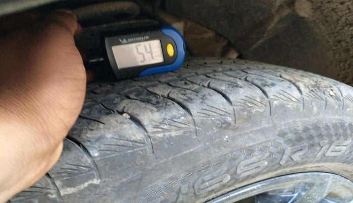 2025 Mahindra XUV 3XO REVX A 1.2 Petrol MT, Petrol, Manual, 13,075 km, tyre