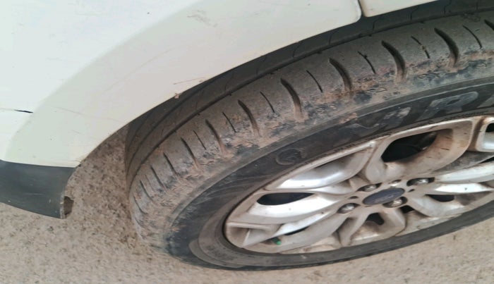 2017 Ford Ecosport TITANIUM 1.5L DIESEL, Diesel, Manual, 1,69,997 km, tyre