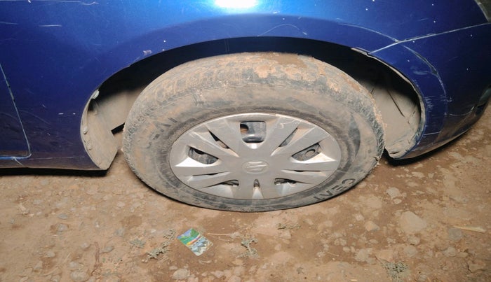 2014 Maruti Swift VXI, Petrol, Manual, 80,372 km, tyre