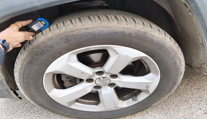 2017 Jeep Compass LONGITUDE (O) 2.0 DIESEL, Diesel, Manual, 1,81,043 km, tyre