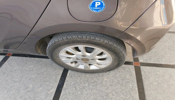 2018 Tata Tiago XZA PETROL, Petrol, Automatic, 95,900 km, tyre