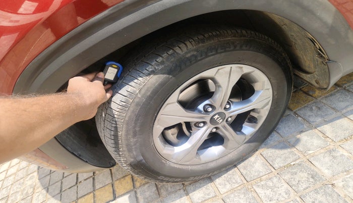 2020 KIA SELTOS HTK PLUS 1.5 DIESEL, Diesel, Manual, 1,16,483 km, tyre