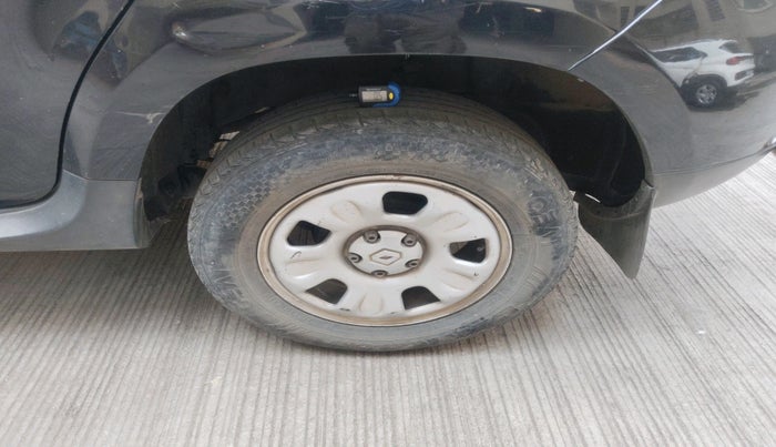 2014 Renault Duster 85 PS RXL DIESEL, Diesel, Manual, 1,72,728 km, tyre