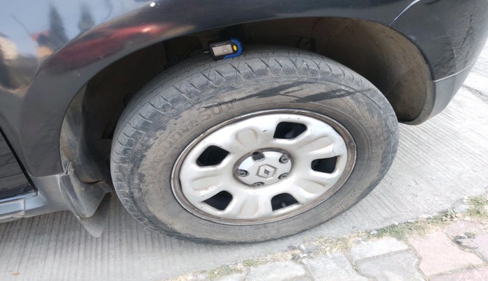 2014 Renault Duster 85 PS RXL DIESEL, Diesel, Manual, 1,72,728 km, tyre