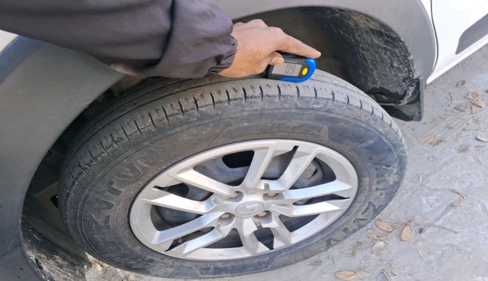 2021 Renault TRIBER RXT, Petrol, Manual, 38,087 km, tyre